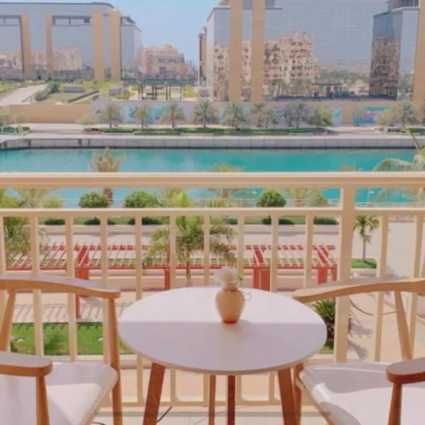 Bay la sun , Luxury apartment with nice view，位于Al Qaḑīmah的酒店