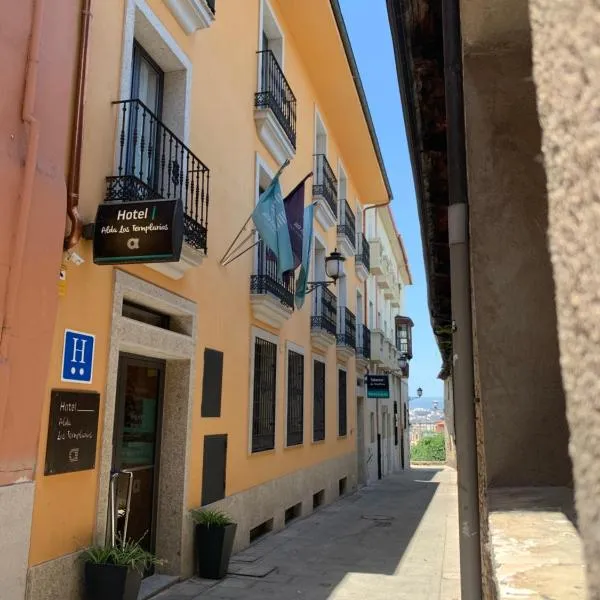 Hotel Los Templarios，位于San Esteban de Valdueza的酒店