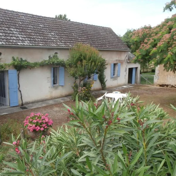 La grange de Tombeloly，位于Clermont-de-Beauregard的酒店