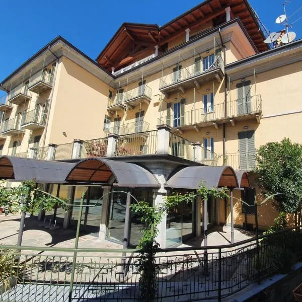 杜鹃酒店，位于Vezzo的酒店