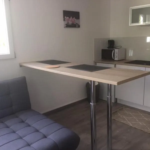 Les Glycines，位于Nicole的酒店