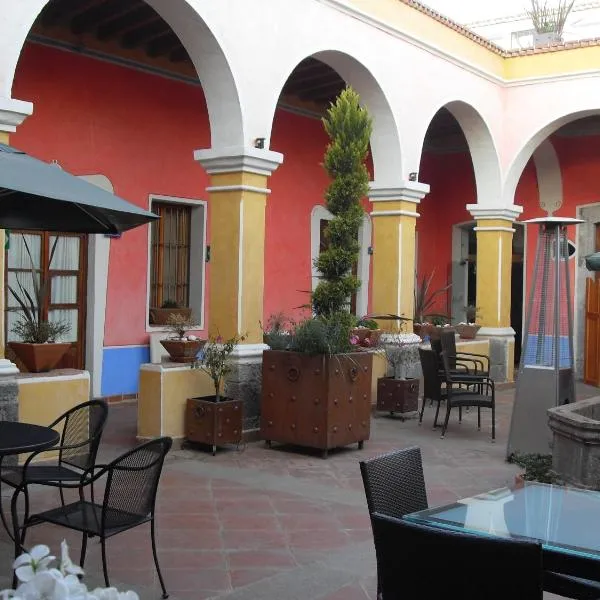 Hotel Malinalli，位于Actlzayanca de Hidalgo的酒店