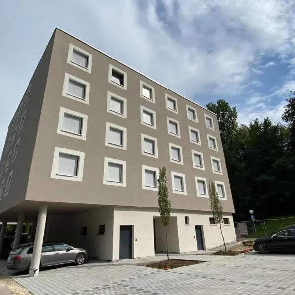 a2 HOTELS Wernau am Quadrium，位于Ebersbach an der Fils的酒店