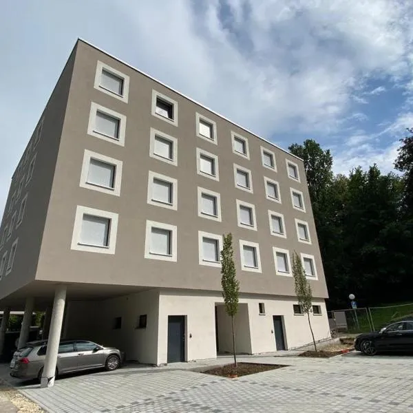 a2 HOTELS Wernau am Quadrium，位于Hochdorf的酒店