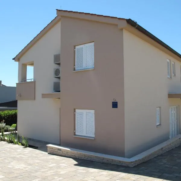 Apartments Mia Krk，位于克尔克的酒店