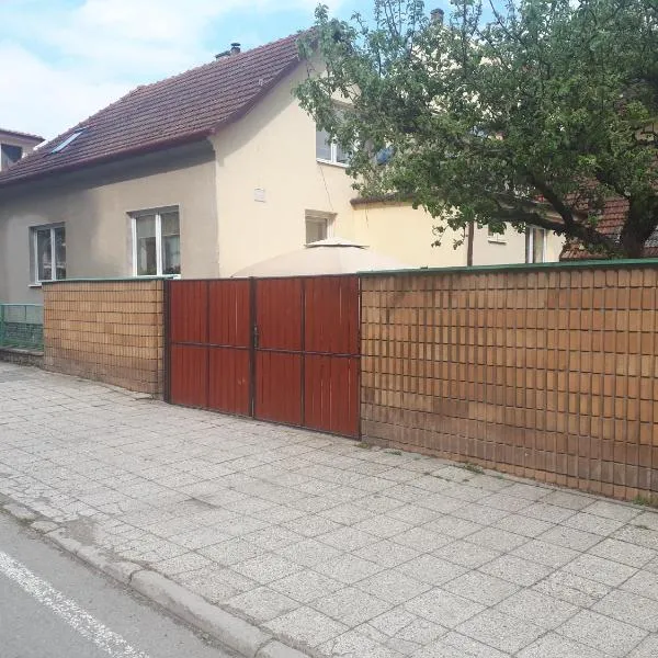Apartmán Křtiny，位于Křtiny的酒店