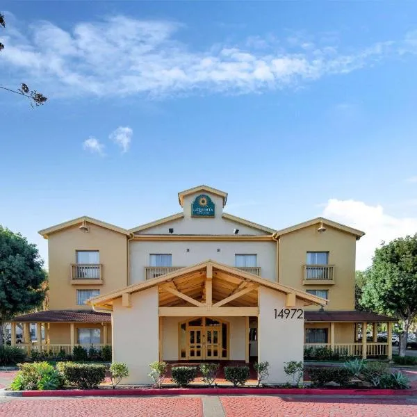 La Quinta Inn & Suites by Wyndham Irvine Spectrum，位于El Toro的酒店