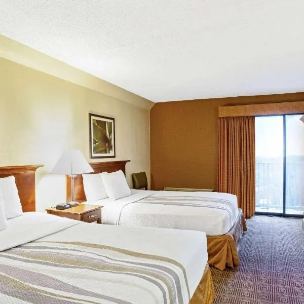 斯坦福拉昆塔套房及酒店，位于斯坦福德的酒店