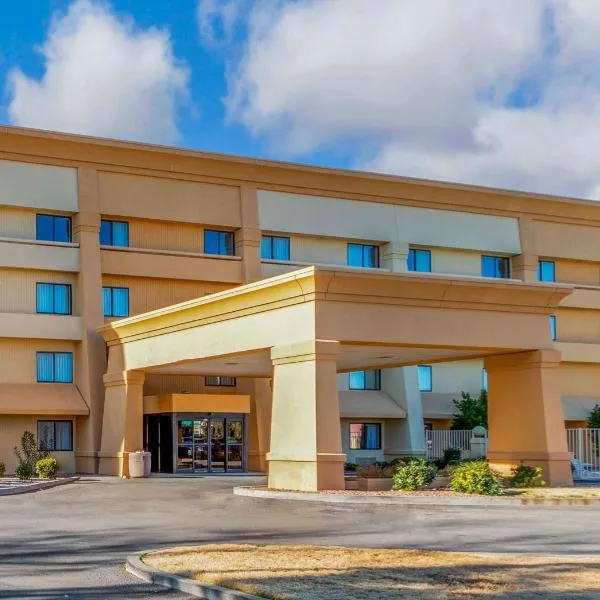 La Quinta Inn & Suites by Wyndham Las Cruces Organ Mountain，位于拉斯克鲁塞斯的酒店