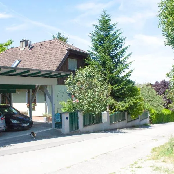 B&B Family Basement Apartment, Breakfast, Free Parking, 5km from Tulln，位于Chorherrn的酒店