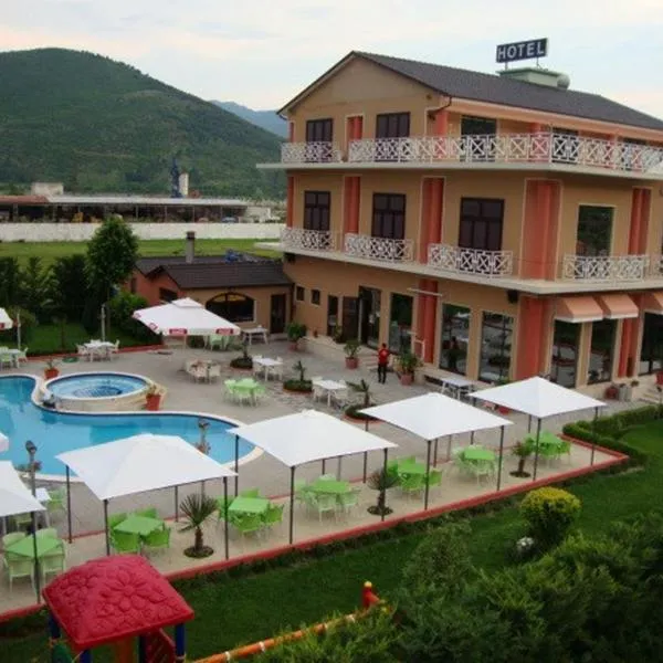 Hotel Colombo Elbasan，位于Mirakë的酒店
