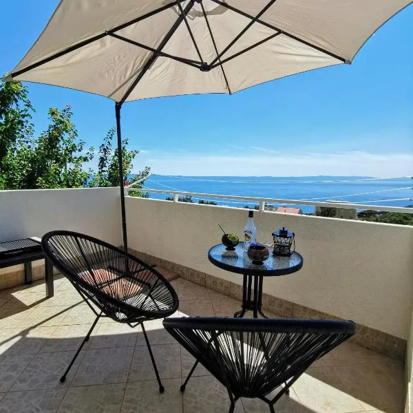 Guest house Astra - where mountain meets the sea，位于马卡尔斯卡的酒店