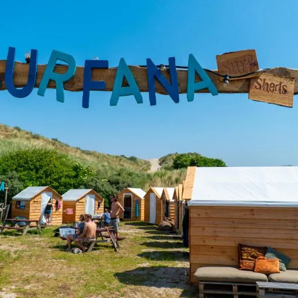 Surfana Beach camping hostel Bed & Breakfast Vlieland，位于弗利兰的酒店