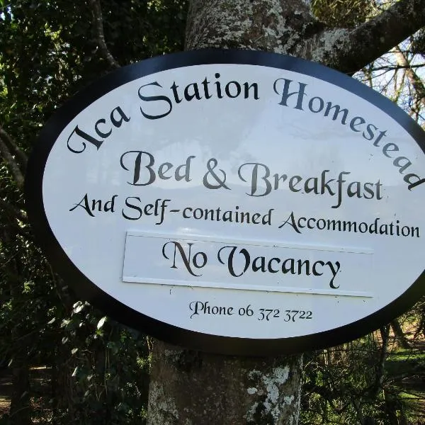 India House & Ica Whare in Whareama, Nr Riversdale Beach，位于Whareama的酒店
