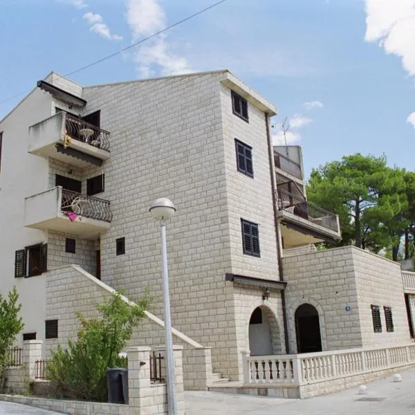 Villa Pehar，位于马卡尔斯卡的酒店