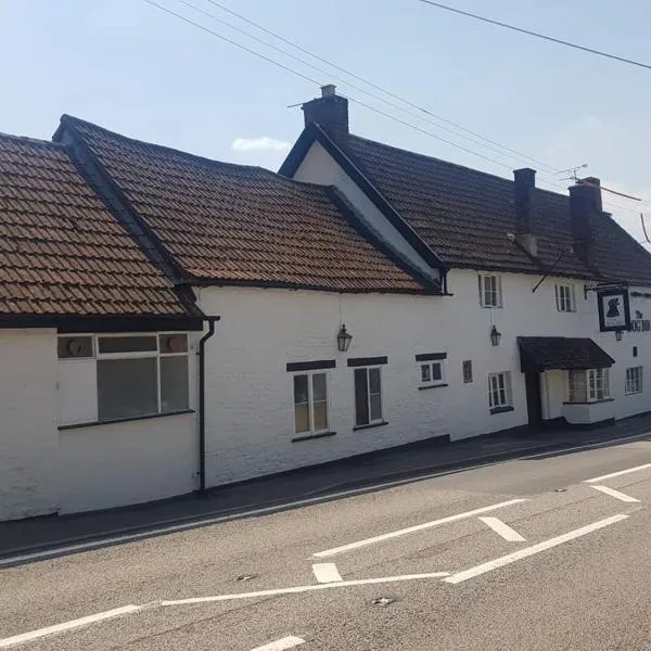 The Dog Inn，位于Hillsley的酒店