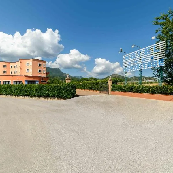 赫米蒂奇酒店，位于SantʼAngelo le Fratte的酒店