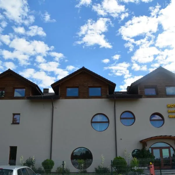 Hotel Tenis，位于Dębska Kuźnia的酒店