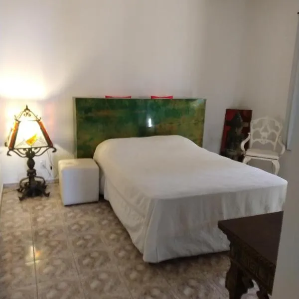 Casa da Lili-ESPAÇO INDEPENDENTE E PRIVATIVO，位于布罗塔斯的酒店