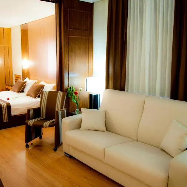 泽尼特两公主酒店，位于Montamarta的酒店