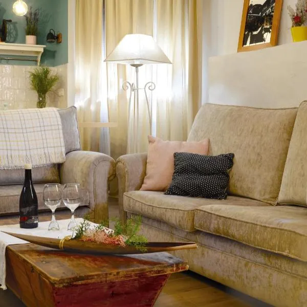 PERIQUiNA CASA RURAL CON ENCANTO，位于Munébrega的酒店