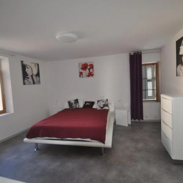 sassenage au pied du Vercors 2 appartements，位于萨瑟纳日的酒店