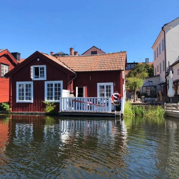 Stugan med Bryggan i Gamla Staden，位于松德比的酒店