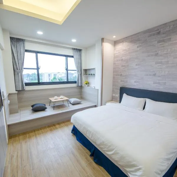 渡小夜電梯民宿 Yilannight B&B，位于五结的酒店