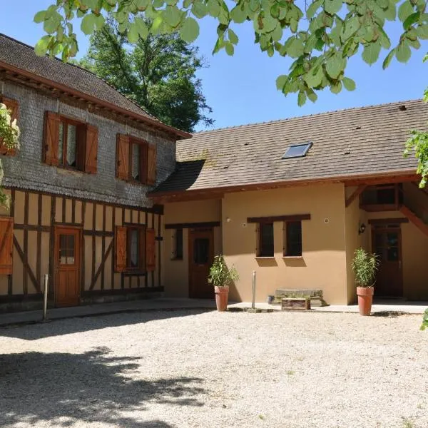 Au Milieu de Nulle Part, Chambres et gites écologiques au lac du Der，位于Isle-sur-Marne的酒店