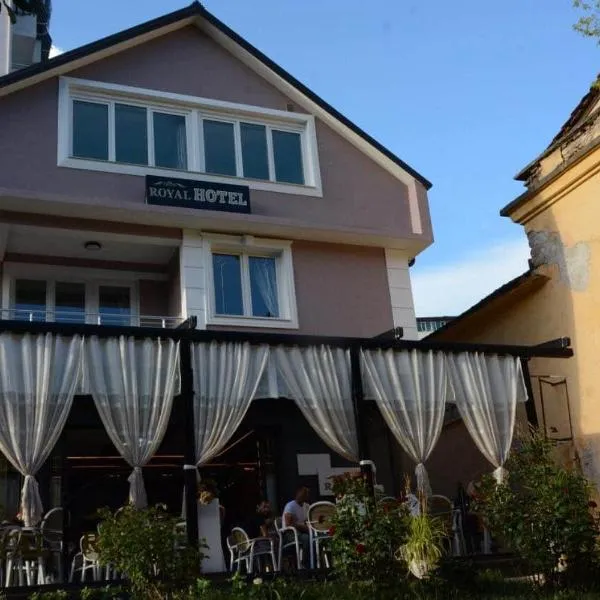 Royal Hotel Peshkopi Albania，位于Tomin的酒店