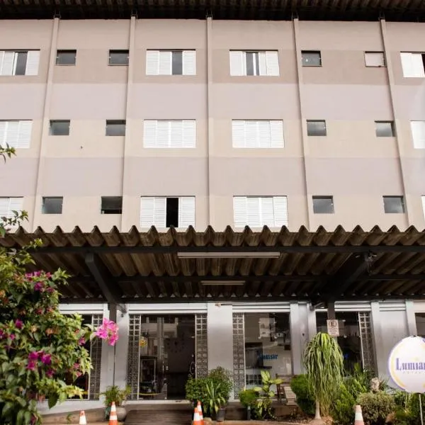 Hotel Lumiar，位于Acesita的酒店