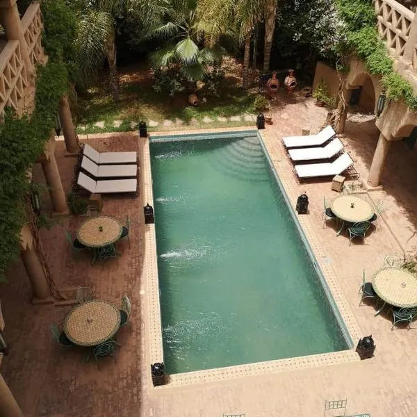 Riad Ain Khadra，位于塔鲁丹特的酒店