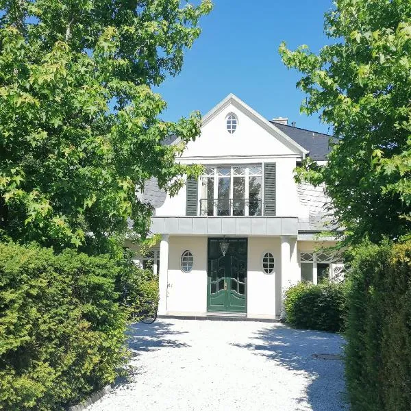Doppelzimmer Gartenblick Villa Julian，位于奥利希的酒店