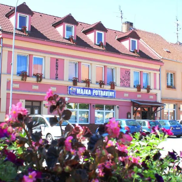 Pension Bernartice，位于Opařany的酒店