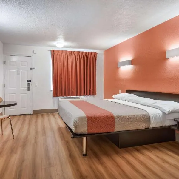 Motel 6-Youngstown, OH，位于扬斯敦的酒店
