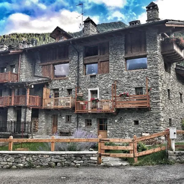 Bilocale pietra e legno immerso nella natura，位于莫尔杰克斯的酒店