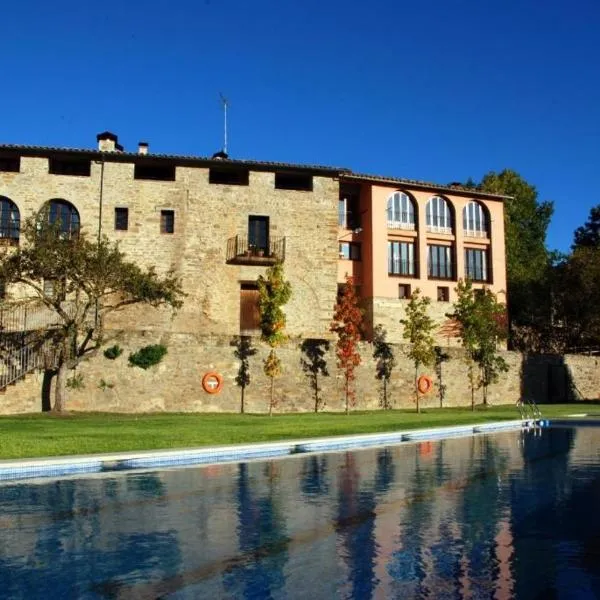 CAMPALANS Hotel Rural Bungalows Mobilhomes，位于Santa Creu del Jutglar的酒店