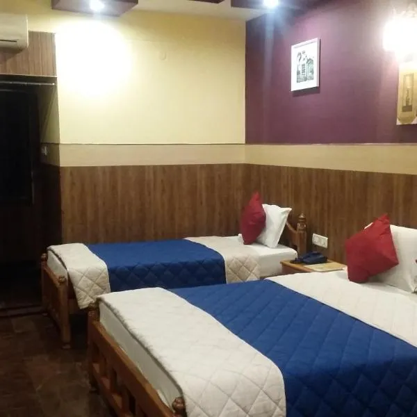 Hotel nala residency，位于Manalūrpettai的酒店