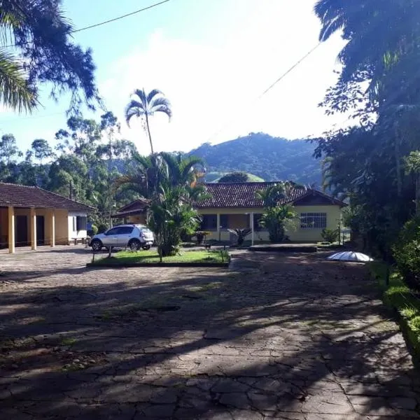 Casa/sítio na serra em Bom Jardim - RJ，位于Duas Barras的酒店