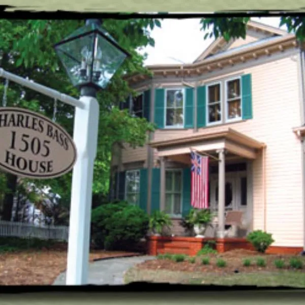 Charles Bass House Bed & Breakfast，位于里弗代尔的酒店