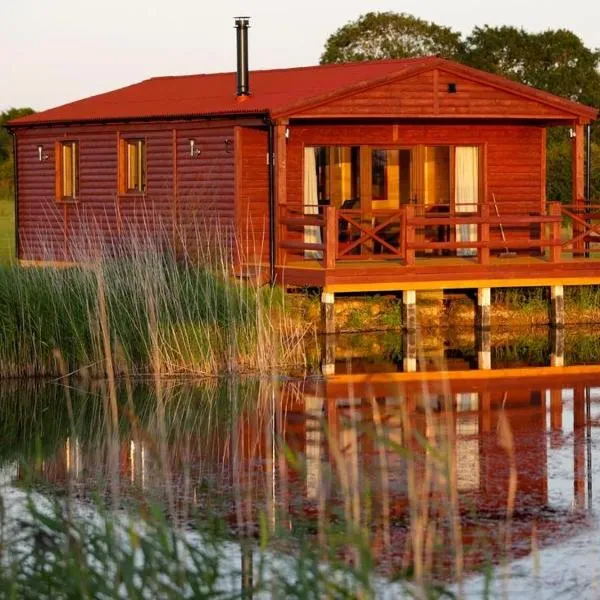Lakeside Fishing Lodges，位于Leake Common Side的酒店