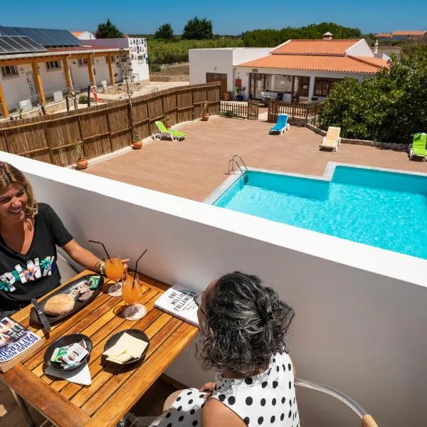 Sagres Sun Stay - Surf Camp & Hostel，位于萨格里什的酒店