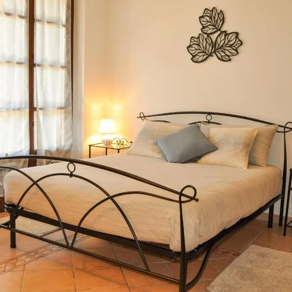 Monolocale - B&B Sarita's Rooms，位于切尔托萨迪帕维亚的酒店
