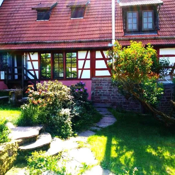 Ferienhaus Marré - mit Grill, Feuerstelle und Gartensauna，位于Strümpfelbrunn的酒店