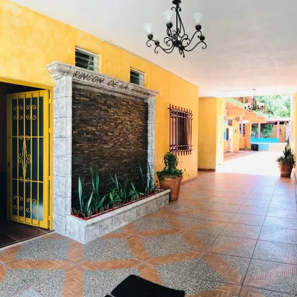 Bungalows El Rincon de La Riviera，位于瓜亚比托斯的酒店