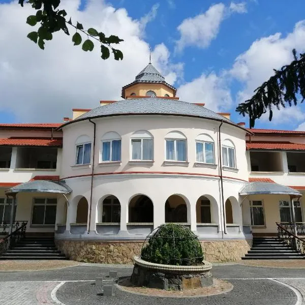 West Fort，位于Zolochiv的酒店