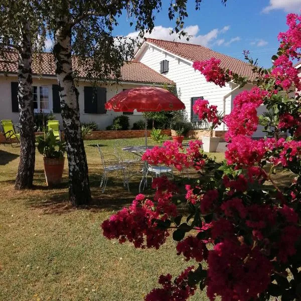 Chambres d'hôtes le Clos de la Presle, Compostelle，位于Gumières的酒店