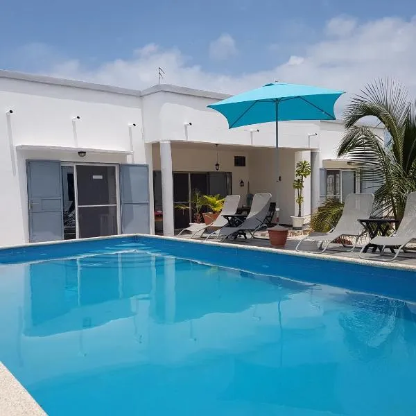Villa JAJA Piscine-Climatisation，位于Ndayane的酒店