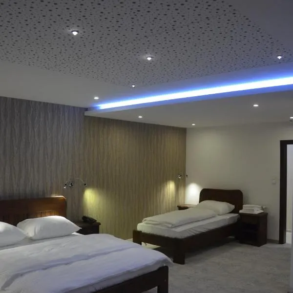 Ski Rostovo - Hotel Rostovo & Ethno Village，位于Čardaci的酒店