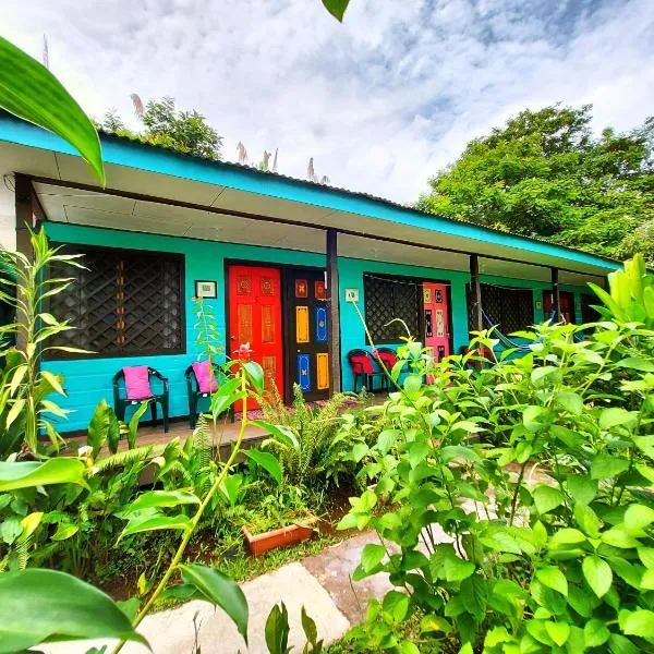 Cabinas Tortuguero，位于Siete的酒店